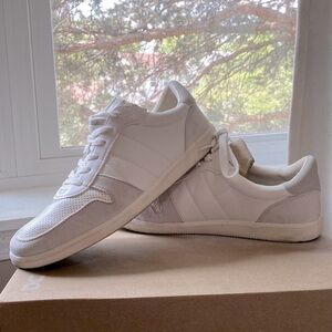 Universal Thread Sneakers Hal Blush White Shoes Women's Used Shoe Size 11